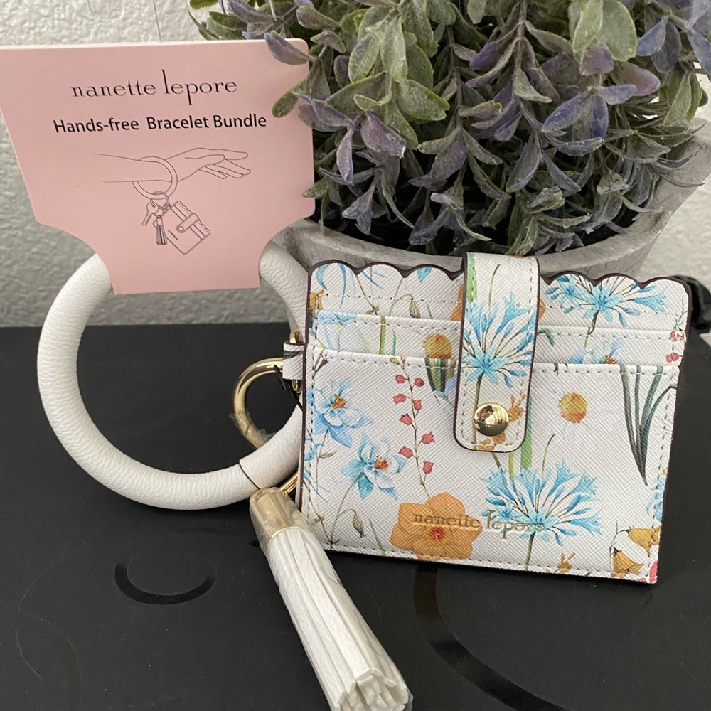 Nanette Lepore ALLI Floral CC Case with Hands -Free Bracelet Bundle NWT